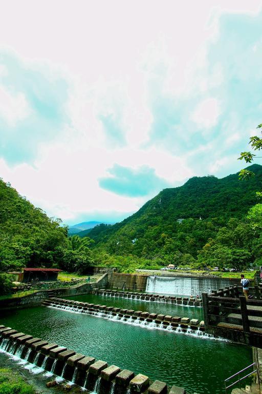 Natural Essence Of Hot Spring Цзяоси Экстерьер фото